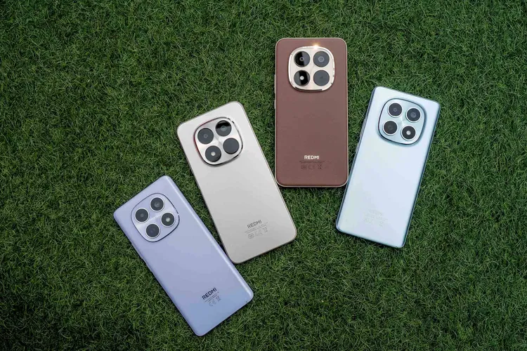 REDMI持續以「小金剛」精神，為用戶打造兼具耐用性與高效能的日常全方位體驗。REDMI提供