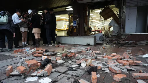 三立採訪車撞進銀行10傷　北市將進行勞檢