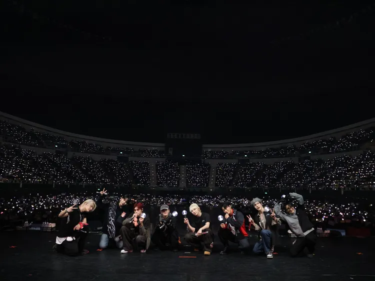ATEEZ與1萬名粉絲大合照。寬宏藝術提供