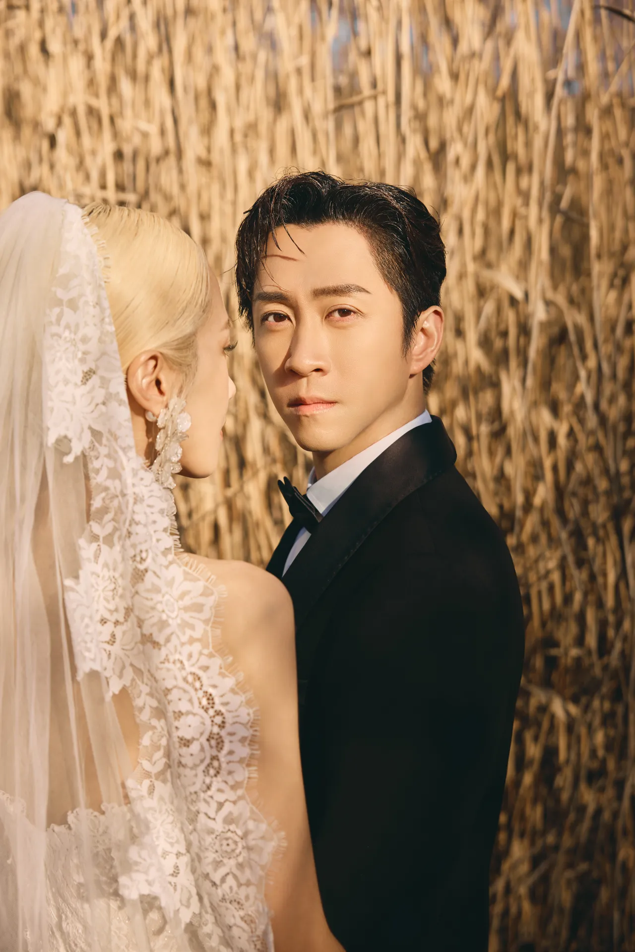 陈汉典、Lulu婚纱照。天地合娱乐提供