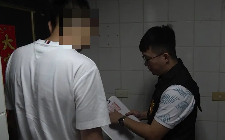 幕後主嫌陳男（左）。民眾提供