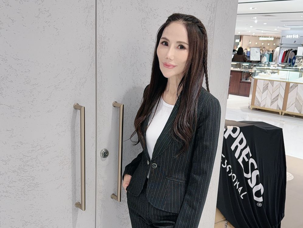 元祖級女團「星星月亮太陽」新身份曝光 60歲還接下醫美代言:身心靈都要美