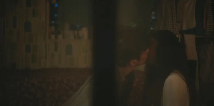 李施優（左）劇中聽到多賢相自己告白，情不自禁親上去。翻攝Hami Video