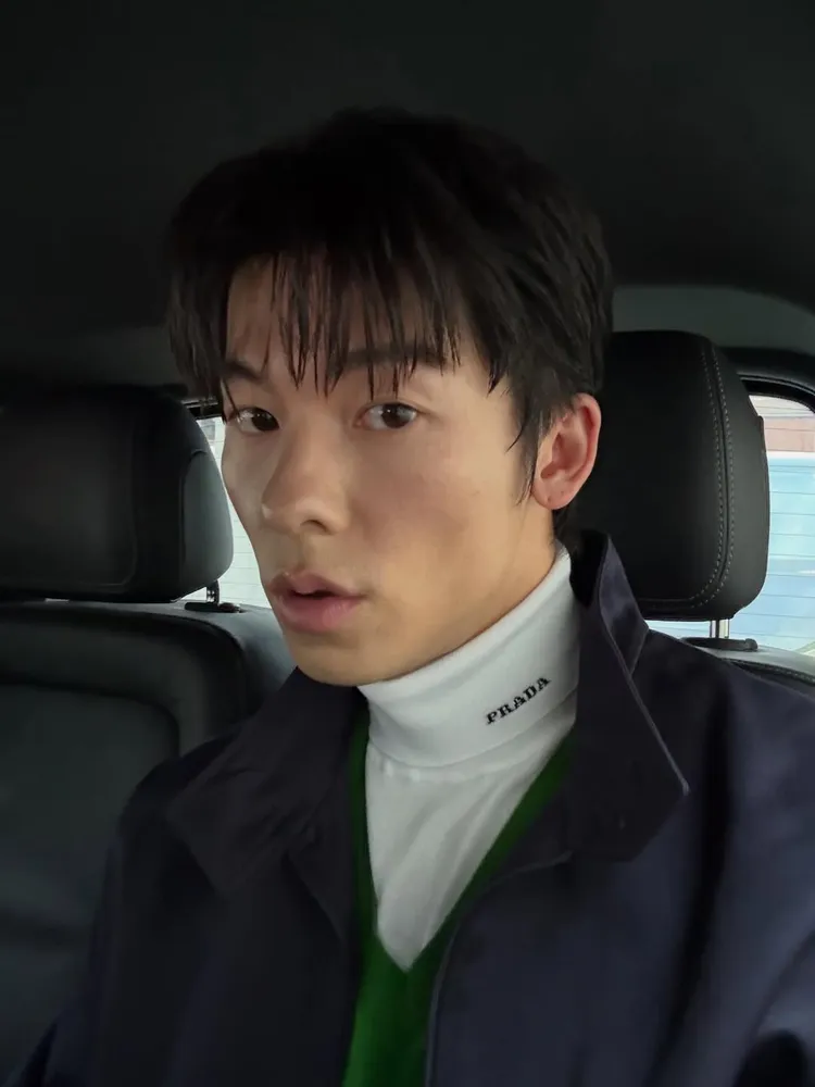 許光漢準備前往PRADA秀場。翻攝許光漢IG