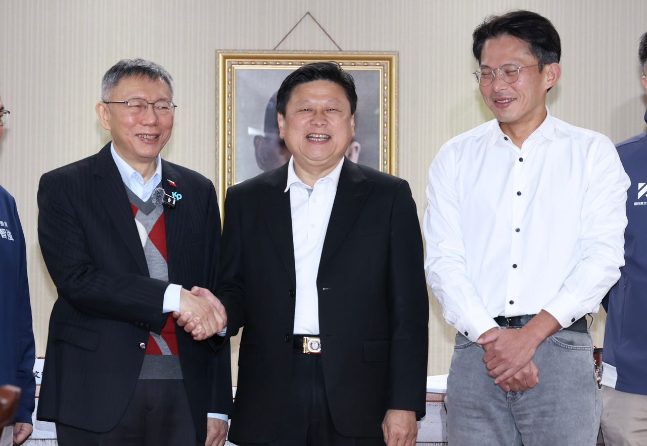 柯文哲嘆「劫後餘生」 傅崐萁笑:歡迎滿血復活