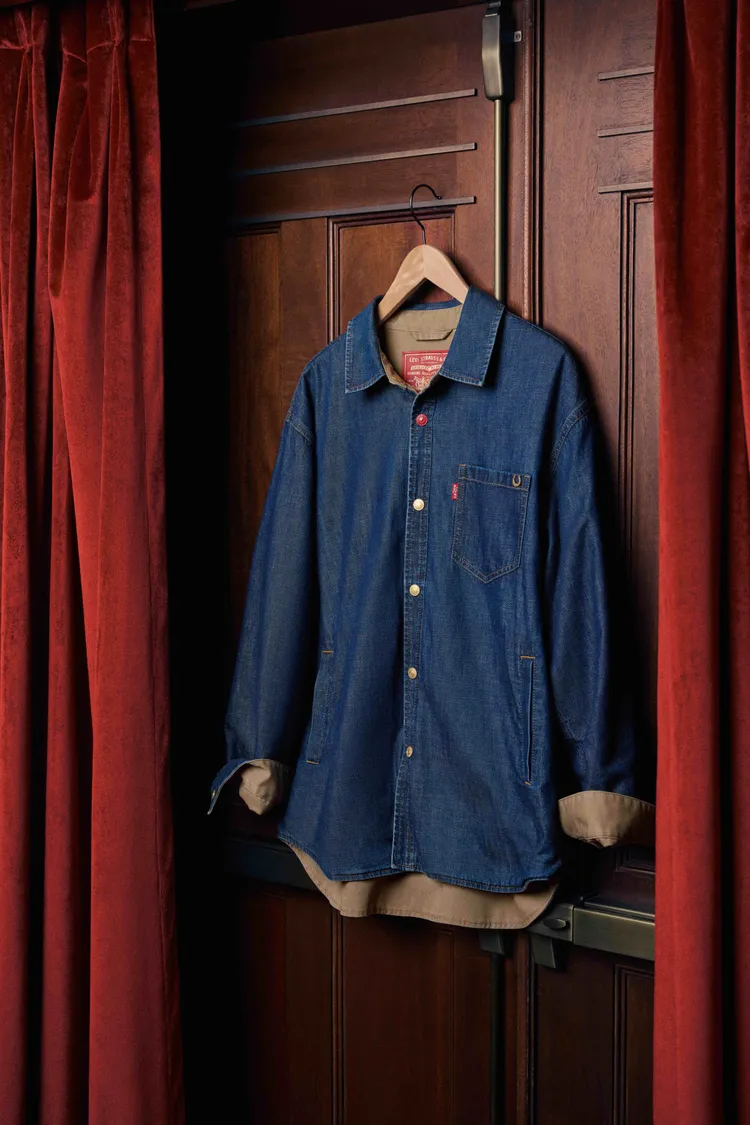 Levi's馬年限定系列雙面穿長袖襯衫夾克，3990元。品牌提供