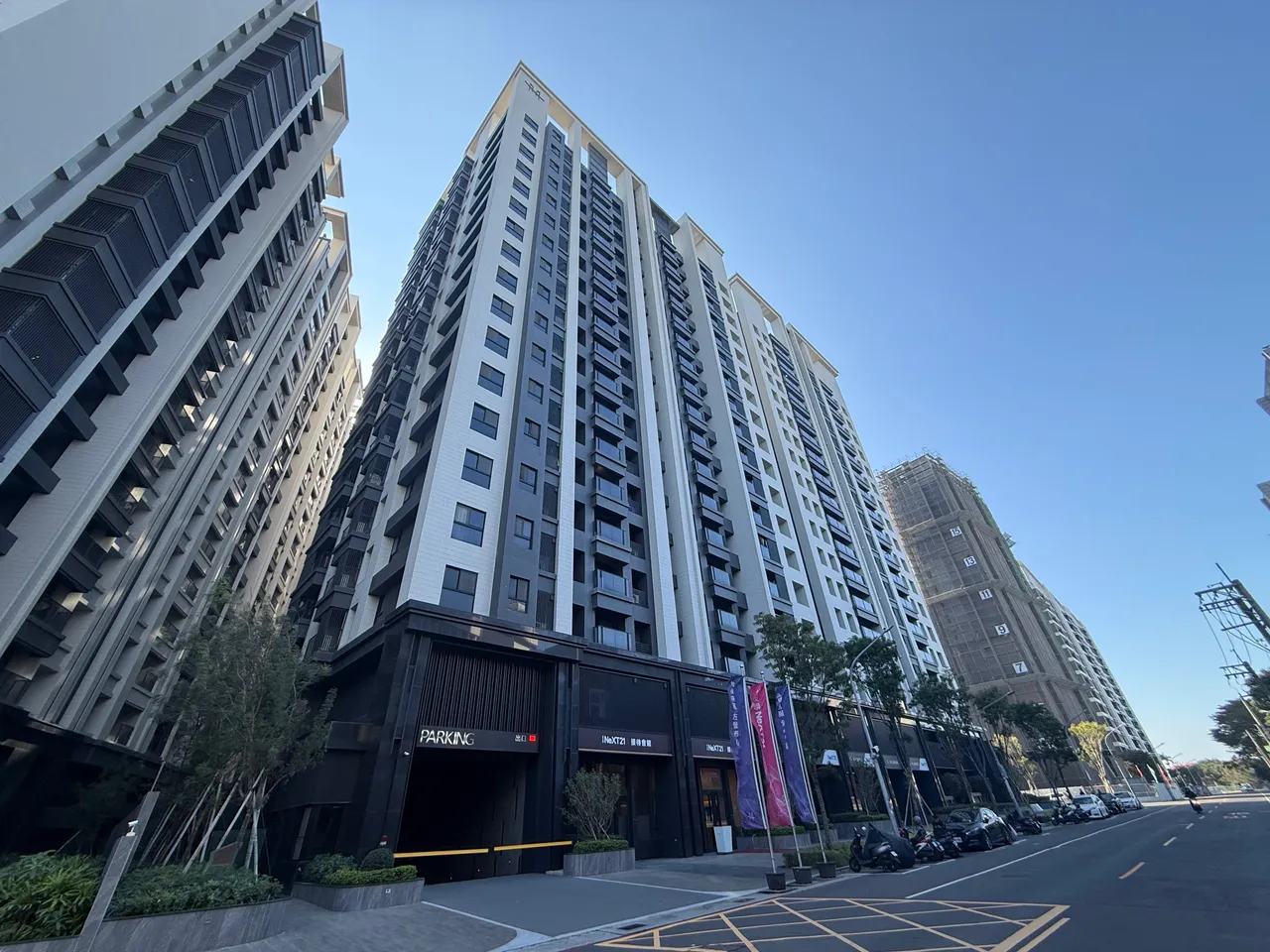 左營「華友聯NeXT21」，近期加碼推出「挺市民輕鬆成家方案」，祭出3字頭房價搭配訂簽8%優付方案，在區段屬優惠個案。葉家銘攝