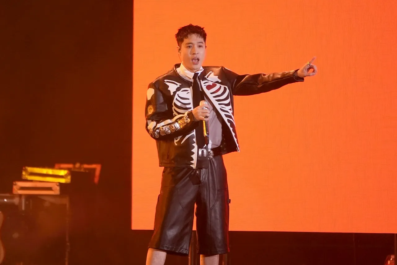 台北跨年｜周汤豪2026第一唱就遇状况　「画面没声音」观众全看傻了