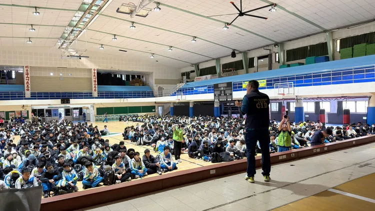 土城警進行犯罪預防宣導講座。翻攝畫面