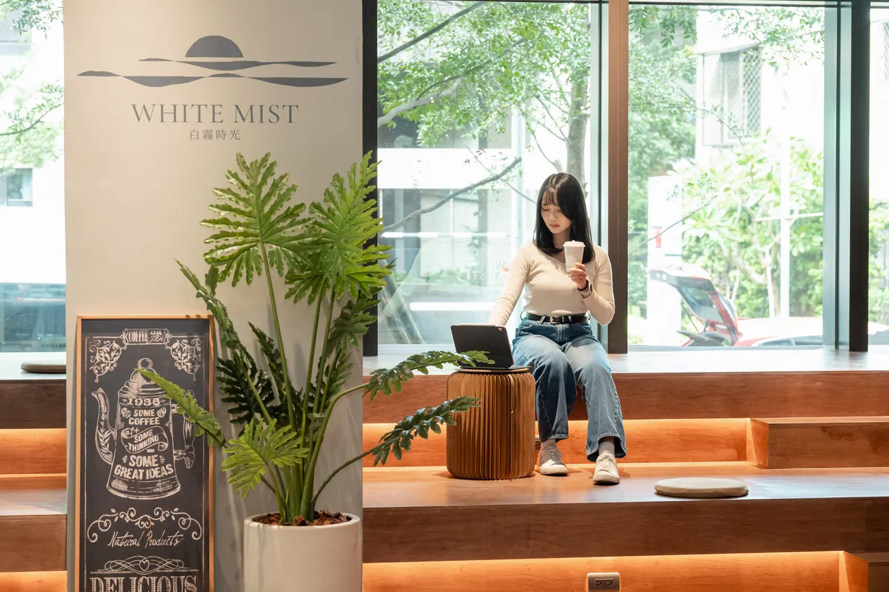 星巴克免费拿咖啡券！两大连锁2026新亮点　路易莎新品牌「白雾时光」