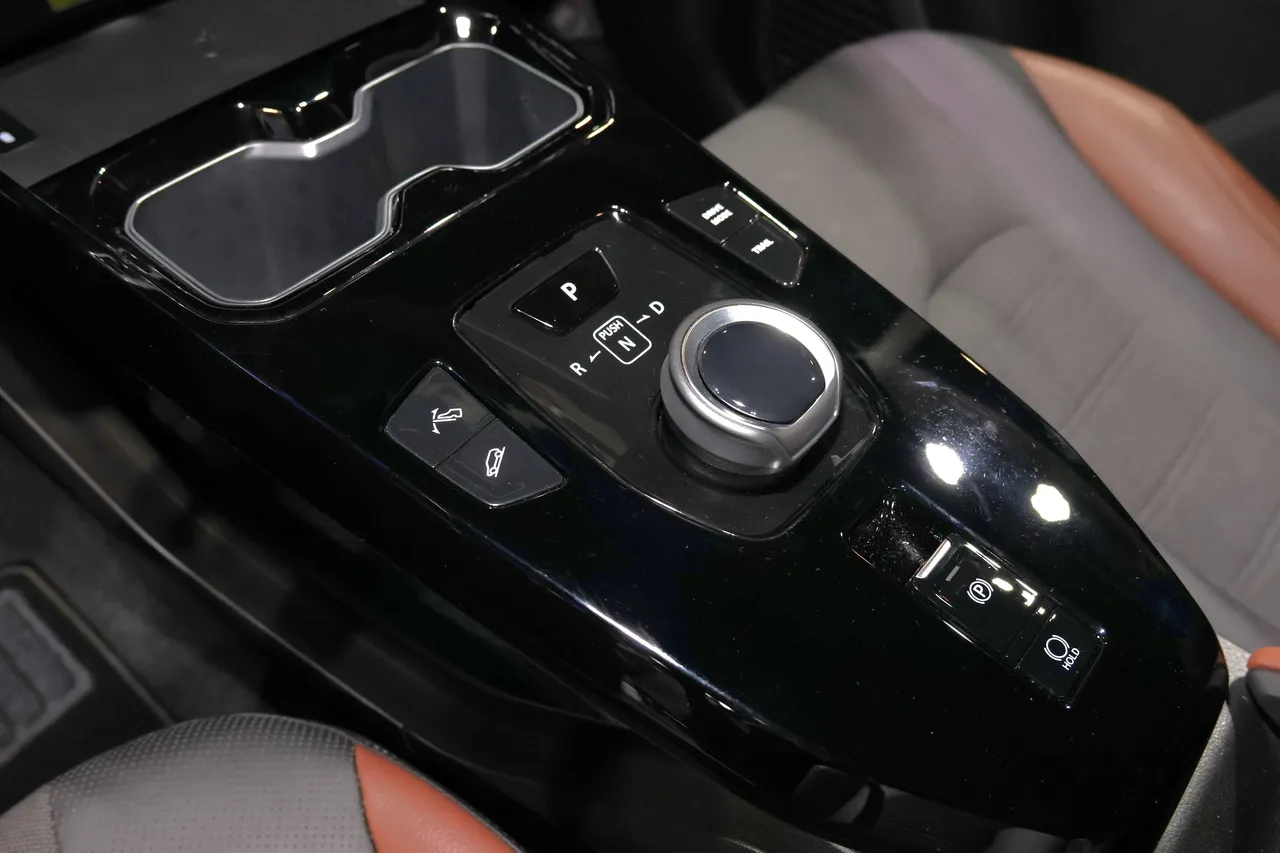 ALLGRIP-e四驱版本透过前后eAXLE独立控制驱动力分配，相较二驱车型驱动力提升约1.5倍。林浩升摄