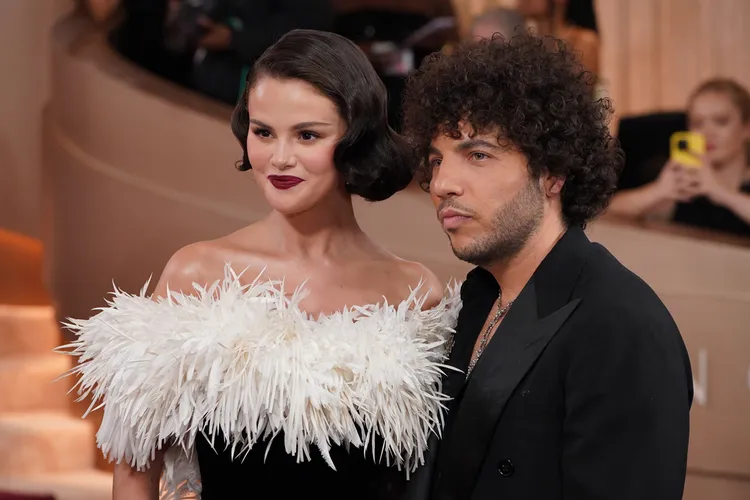 席琳娜戈梅茲（左）帶著老公亮相。美聯社