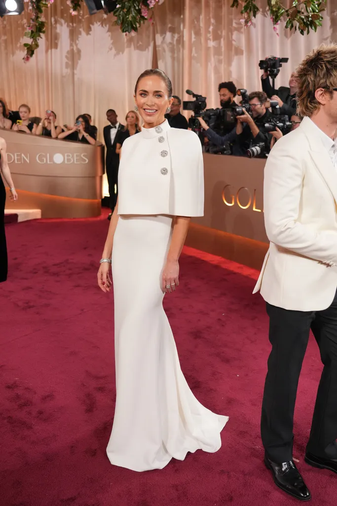 艾蜜莉布朗同樣以全白禮服搭配Tiffany & Co.珠寶凸顯氣質。美聯社