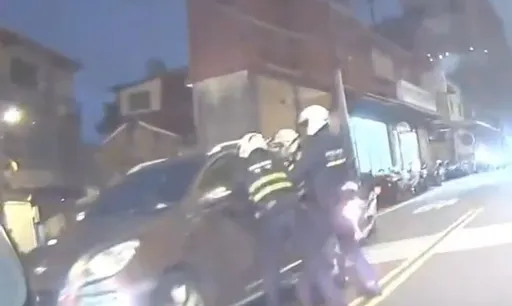 可疑车辆拒检逃窜！警网出动拦截围捕　揪出4名失联移工