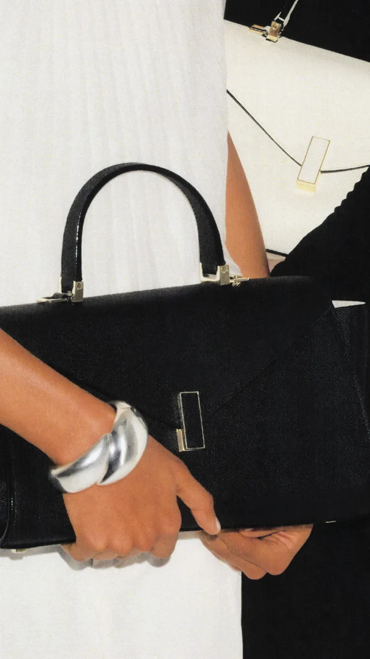 Valextra全新Iside Editor包款。品牌提供