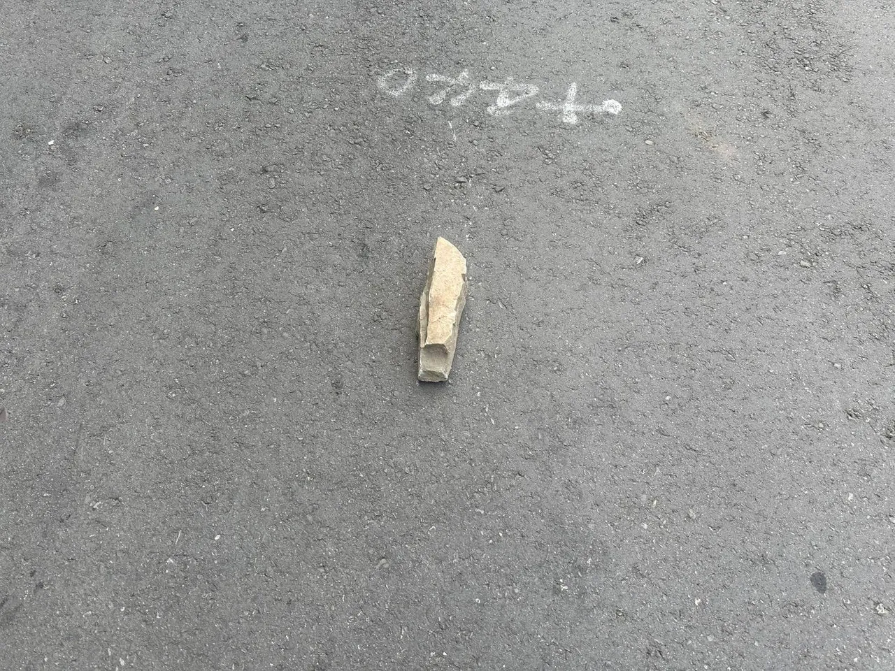 落石大小有如砖块。民众提供