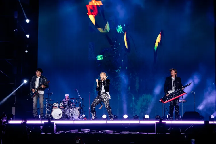 八三夭霸氣宣告：「現場是我們2026年的第一場演唱會。」年代提供