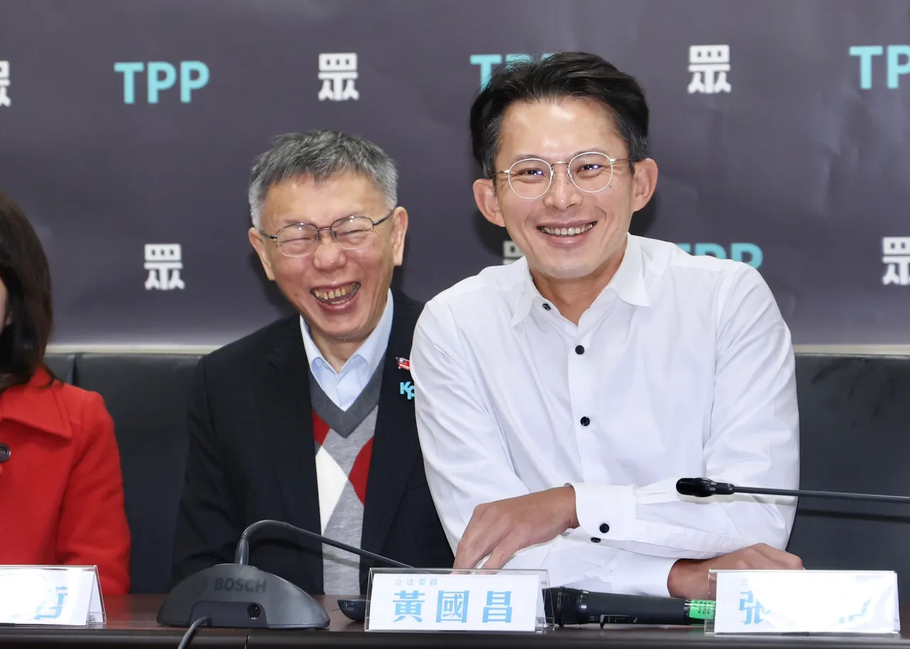 黄国昌曝今签辞职书！白委仅一人「较特殊」由柯文哲处理