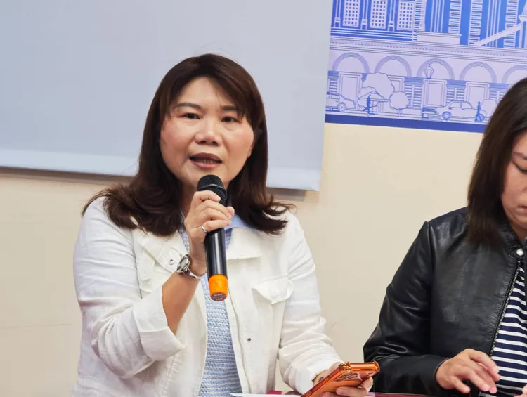 李雅靜要求市府應該既快成立專責調查小組，清查個資漏洞有沒有被填補。