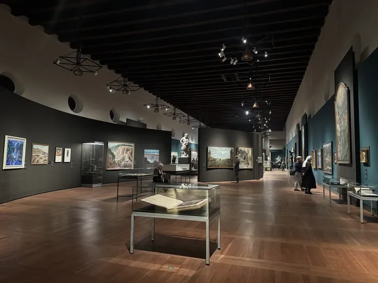 近期在布拉格城堡舉辦的「伏爾塔瓦河」（Vltava）特展，透過500件展品，回顧這條河在捷克自然、歷史、工程、藝術的重要性與多元面貌。 中央社