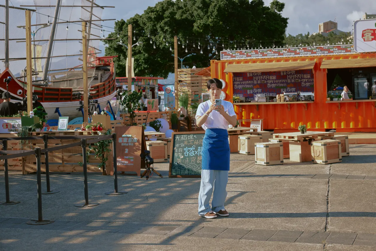 利特紀錄最後營業日的狀況。客家電視台提供