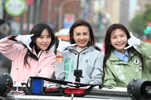 高雄市長初選民調今晚登場！邱議瑩合體黃捷、吳沛憶衝刺最後一哩路