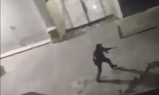 武裝分子政變？委內瑞拉總統府周圍爆激烈槍戰