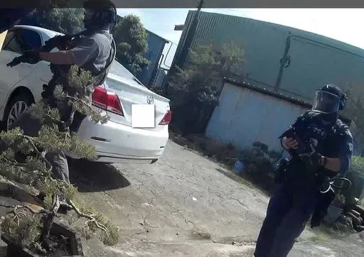 「不敗教主」教投資！詐團騙1億多元　南打警攻堅逮26嫌