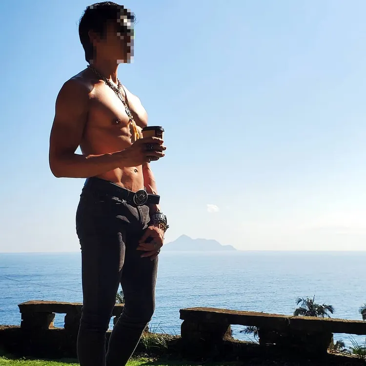 從事猛男秀舞者的翁男今天傳出有橫紋肌溶解情形，目前仍在醫院觀察中。翻攝照片