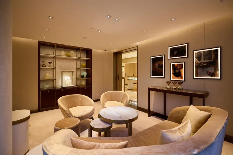 CASA DAMIANI首爾旗艦店二樓專為高級珠寶與婚嫁系列打造。品牌提供