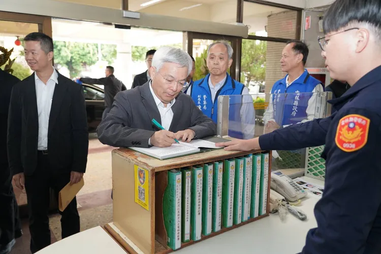 張榮興也關心基層員警辛勞，強調警政署會當員警最堅強後盾。雲林縣警局提供