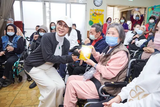 為寒冬注入暖流　君綺醫美攜手陳美鳳暖心同行　用陪伴打造公益影響力