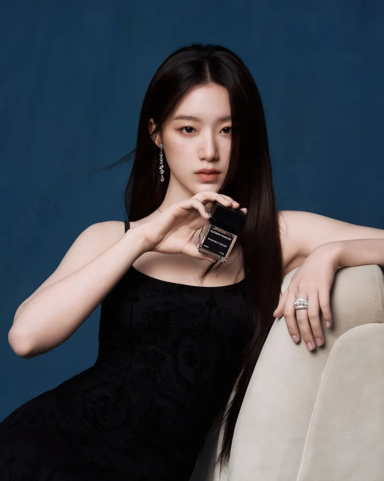 舒華是KLOWER PANDOR代言人。品牌提供