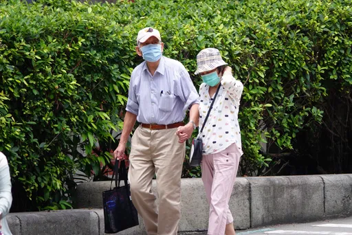 高齡婦黑便一查竟是10公分腫瘤　保胃手術救回正常飲食