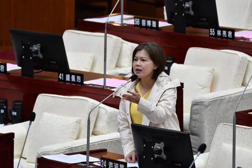 選民突猛盯著游淑慧　下秒脫口1句！她嘆：太悲催了