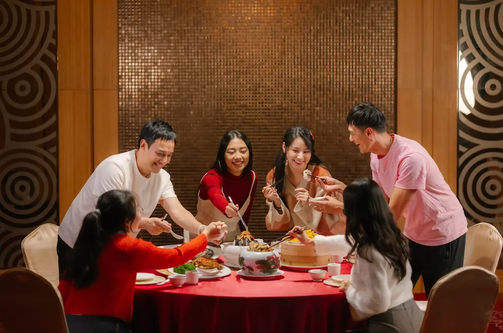 福容花蓮店春節住房不漲價！初一到初五圍爐年菜每桌8888元起。業者提供