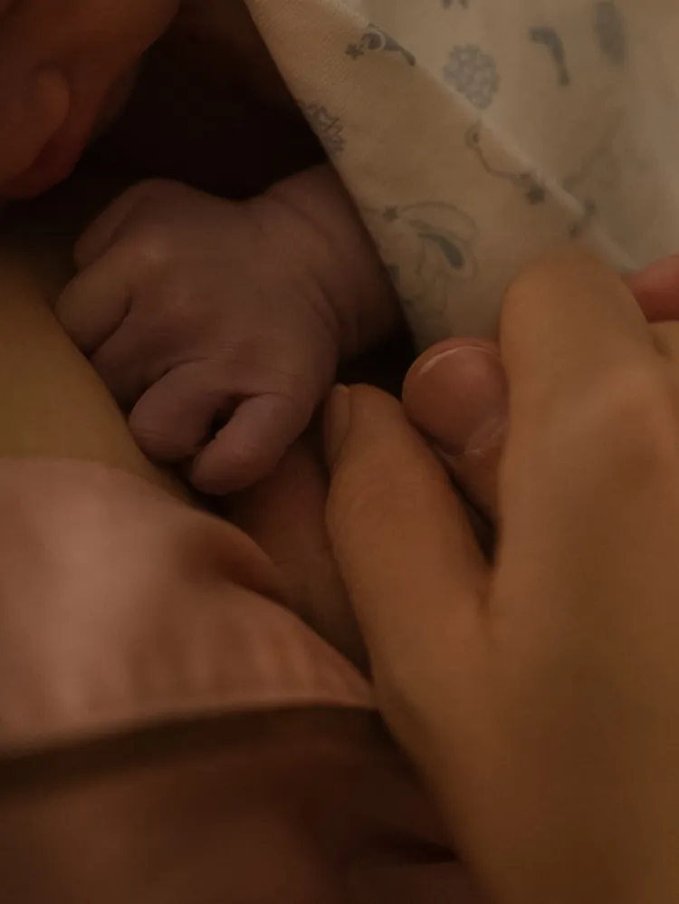 Ivy昨（３日）深夜發文宣布正式升格人母，她開心寫下：「順產，母子均安。」翻攝Ivy臉書