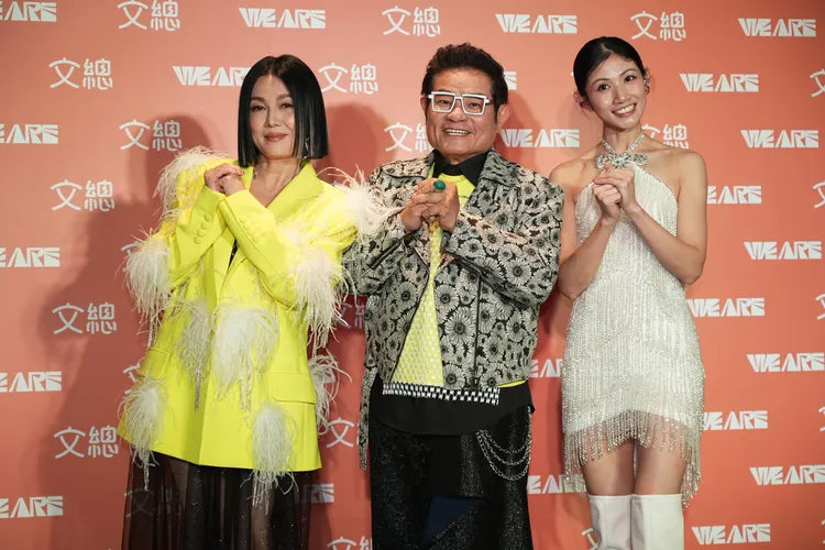 苗可麗（左起）、許效舜、李千娜今晚錄《2026 WE ARE 我們的除夕夜》除夕特別節目。彭欣偉攝