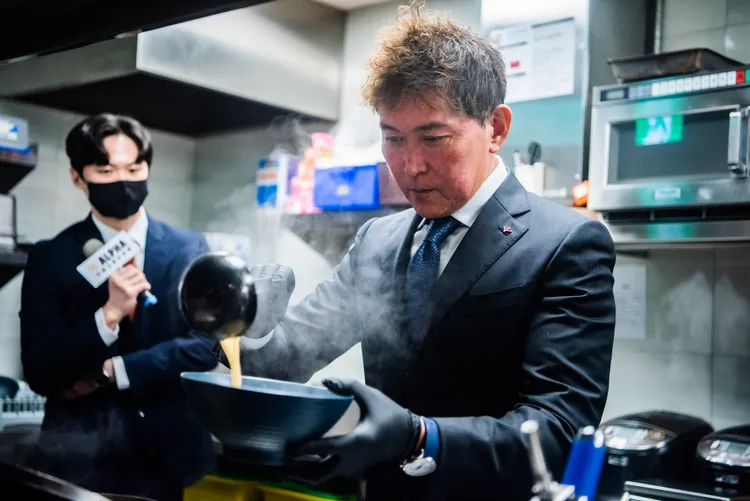 坂本幸彥於合作過程中表示，對阿爾法餐飲在湯頭品質與風味穩定度上的掌握留下深刻印象，認為其展現出對細節與品質的高度重視。業者提供