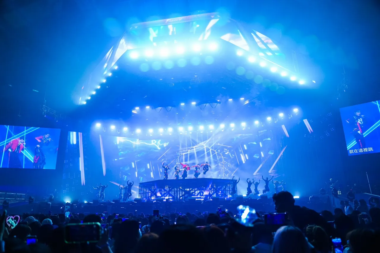 「Energy」历经风波后，重返小巨蛋开唱。相信音乐提供