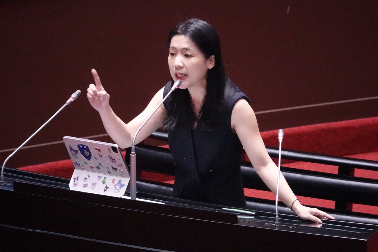 台大狼醫續執業 石崇良稱「不該錯1次就廢照」!徐巧芯:再次踐踏受害者