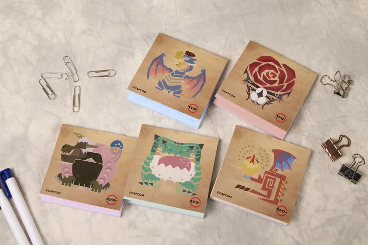 1/23起單筆消費滿600元即可獲得「魔物剪影便利貼」乙份。全台限量5萬個，贈完為止。業者提供