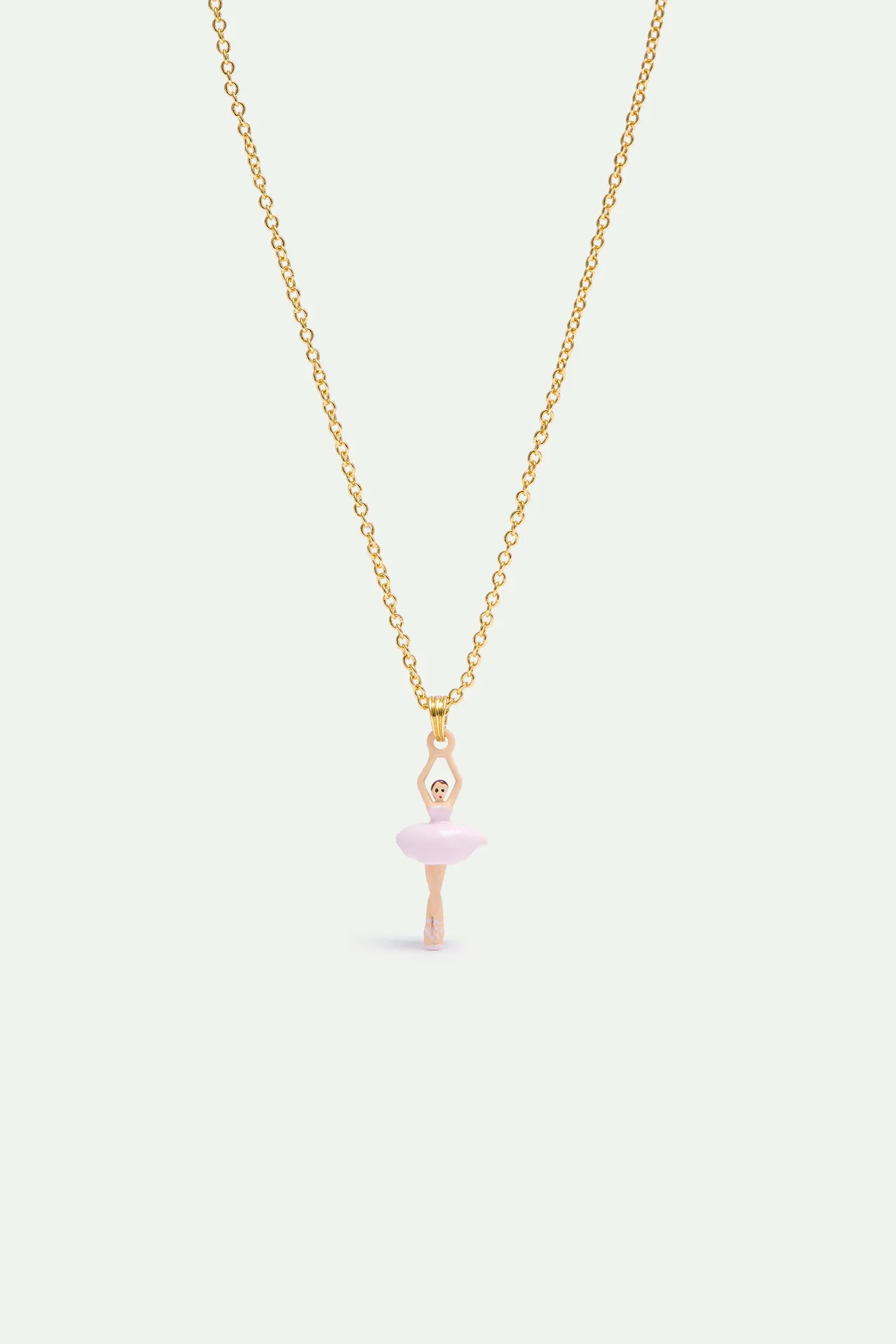 Les Néréides迷你芭蕾柔膚粉項鍊，3900元。品牌提供