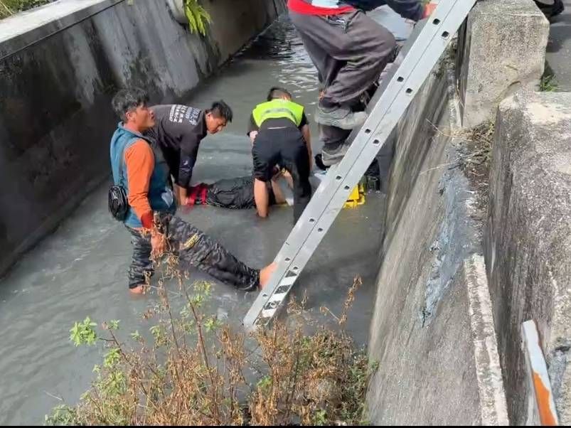 台東兩車擦撞 機車騎士遭撞落大排水溝亡
