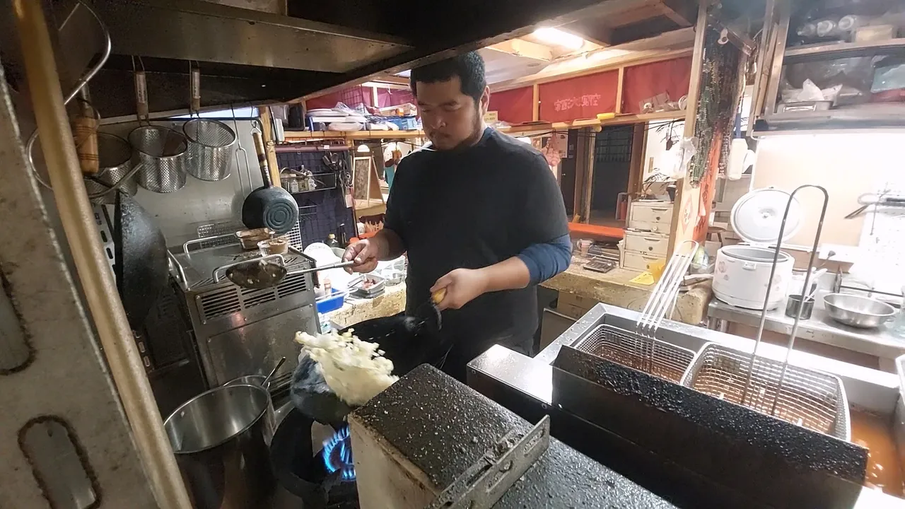 江峯在「圖釘」餐酒館歷練5年，學了各式料理。凃建豐攝