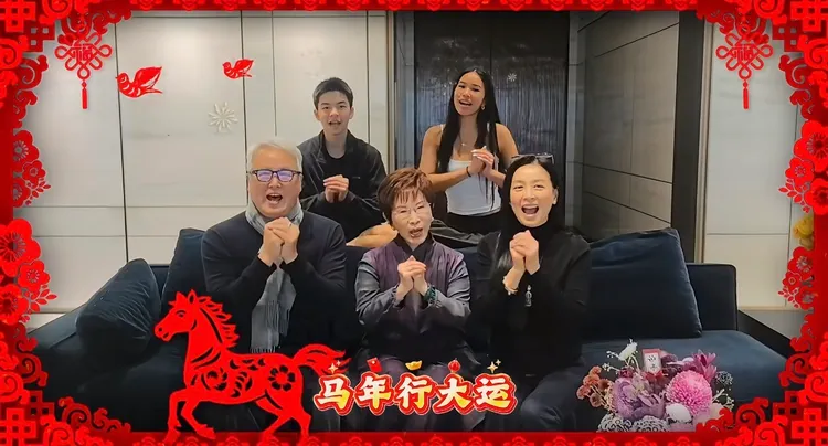 林瑞陽一家大年初二與洪秀柱合體拜年，看不出異狀。翻攝自張庭小紅書