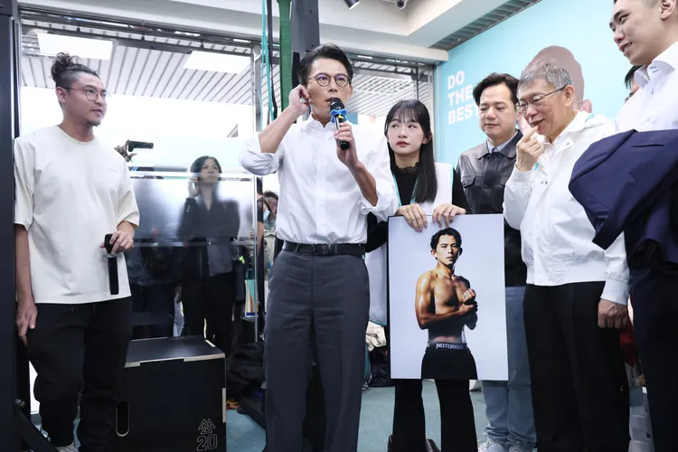 黃國昌新北市長競選總部，健身房。莊宗達攝