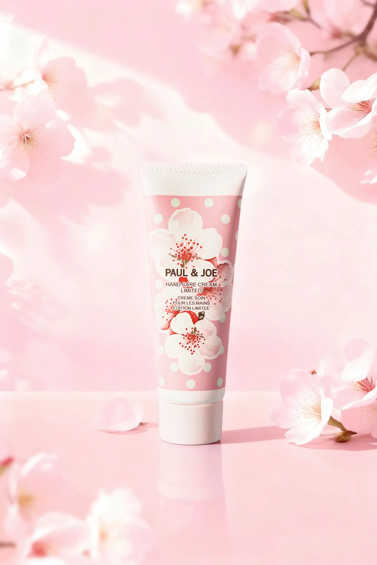 粉紅櫻花限量護手霜，560元。品牌提供