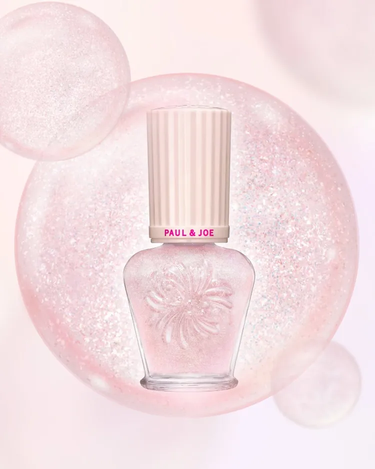 粉紅櫻花珍珠光隔離乳，700元。品牌提供