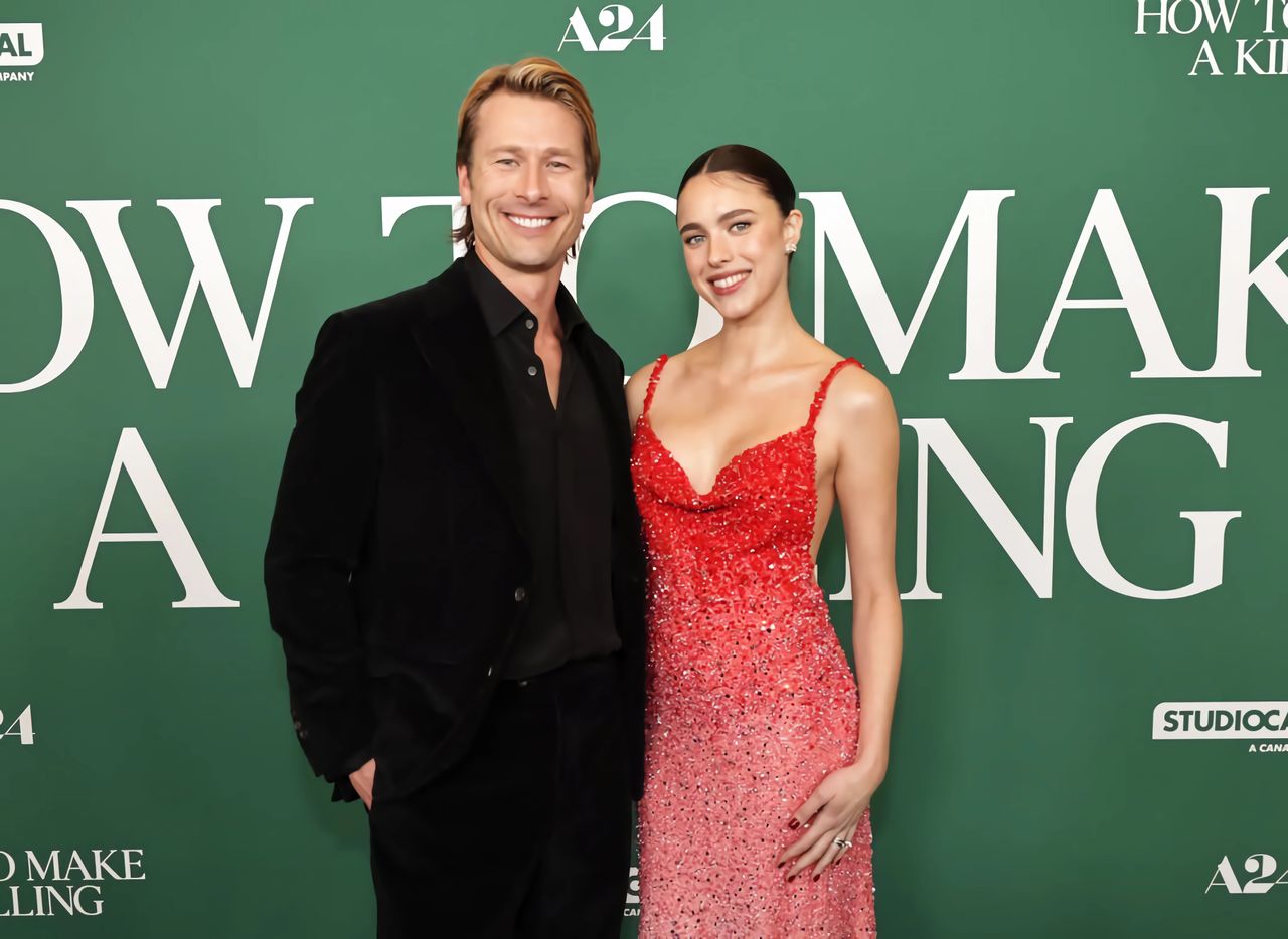 瑪格麗特庫利低胸禮服洩春光 轉身辣露裸背性感爆棚